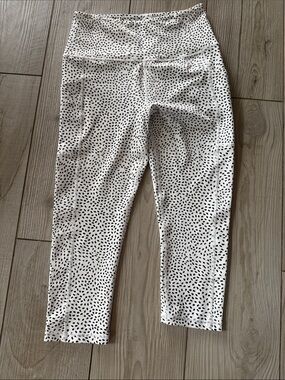 Women's High-Waist White Capri Leggings with Black Spot Print